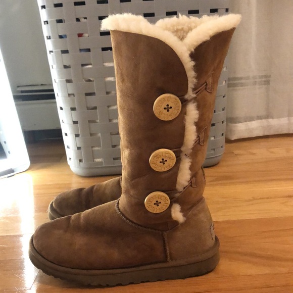 UGG BOOT BAILEY BUTTON TRIPLET II BOOT CHESTNUT - Picture 4 of 5